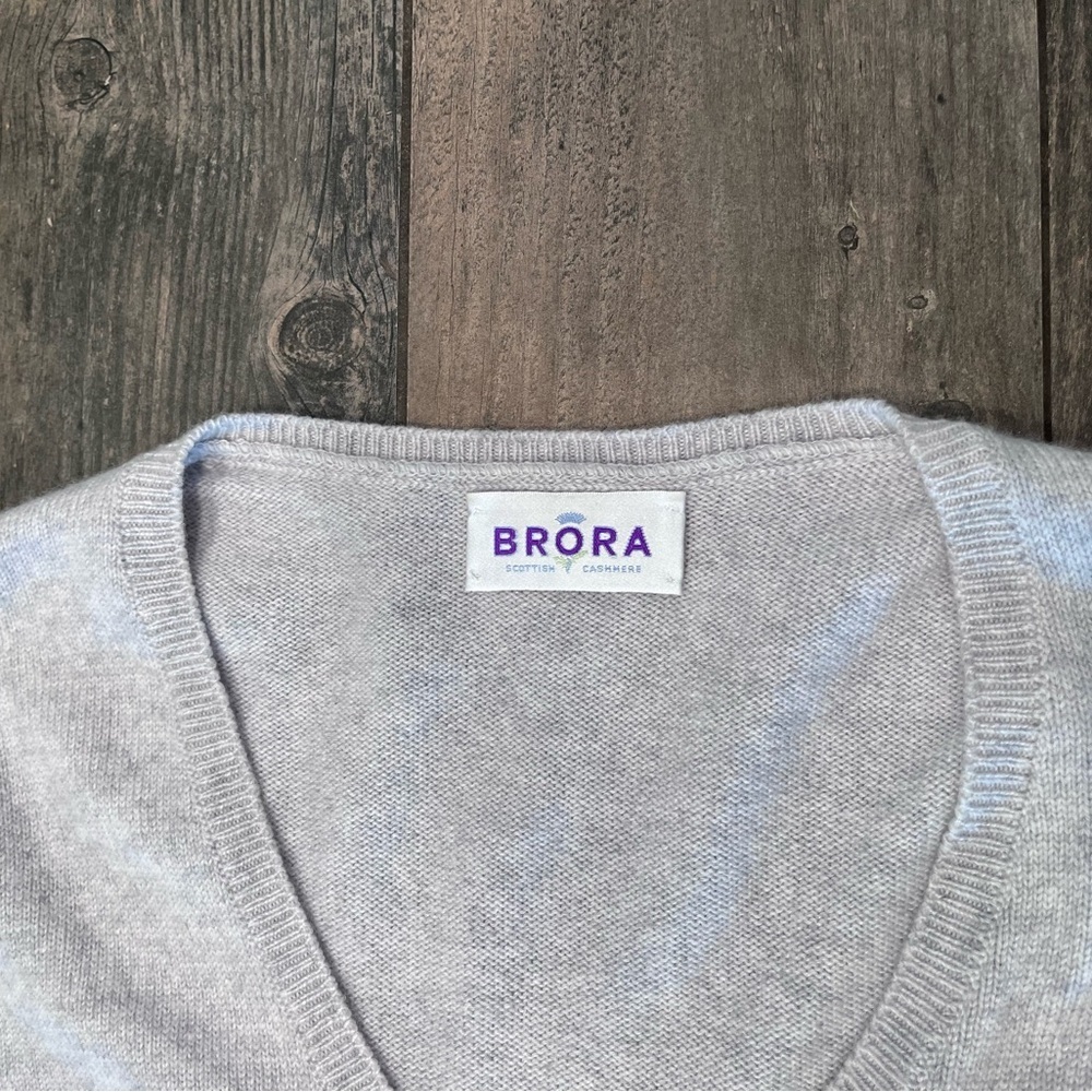 Brora 100% Cashmere Women Sweater Jumper Size 6 EU 38 Light Grey V Neck Scottish - Picture 6 of 10